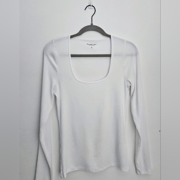 ABERCROMBIE RIBBED LONG SLEEVE WHITE TOP SIZE L - Picture 1 of 10